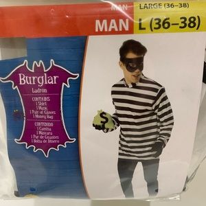Halloween robbery costume